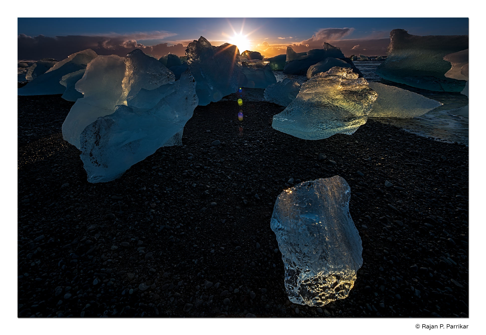 Diamond-Beach-Fellsfjara-Icebergs-Iceland-1