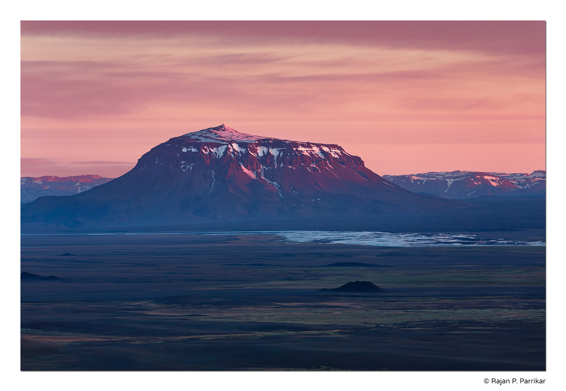 Herdubreid-Midnight-Sun-Iceland