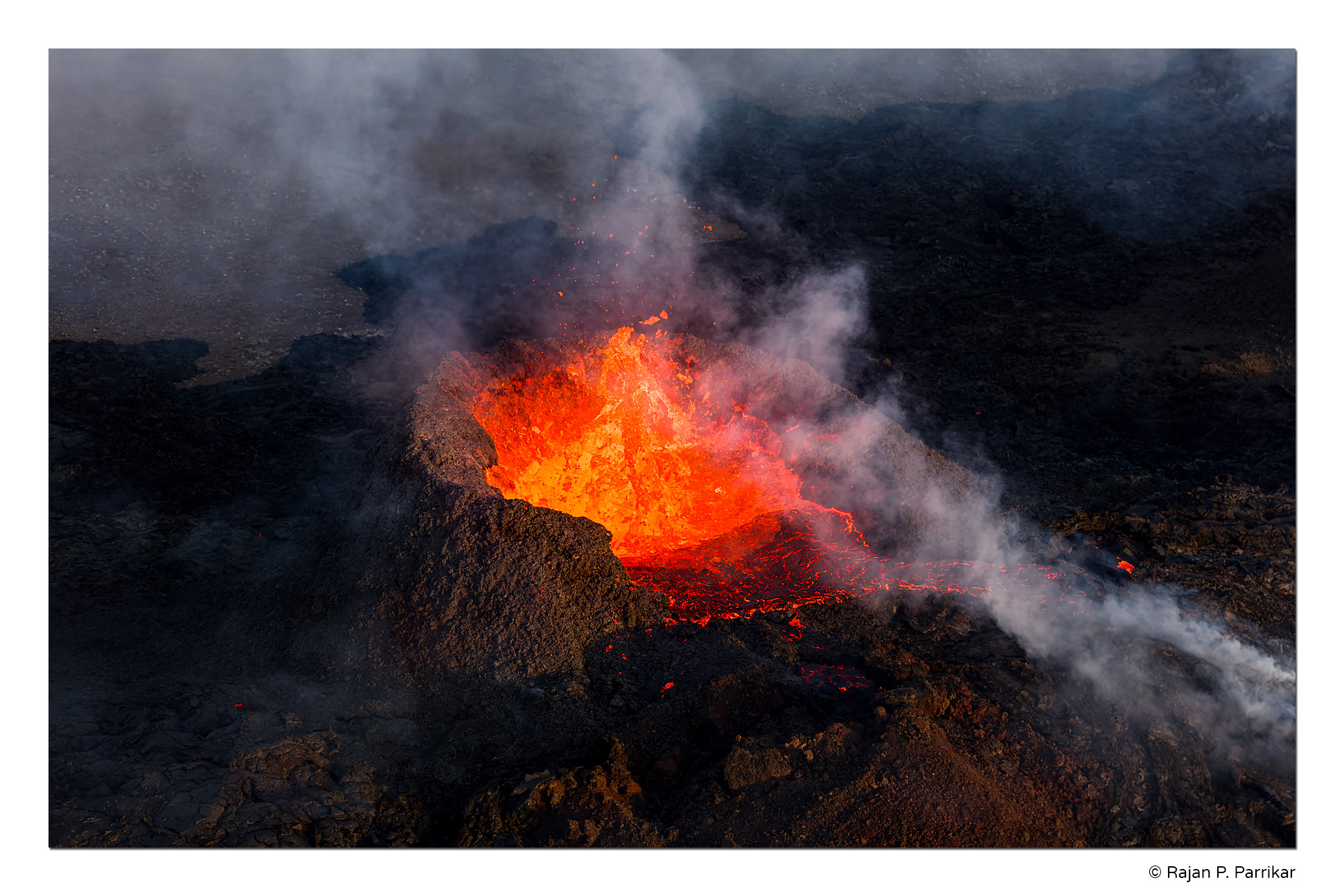 Iceland-Reykjanes-Eruption-Cauldron-Lava