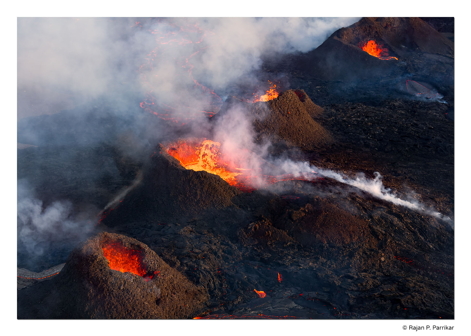 Iceland-Reykjanes-Eruption-Crater-Row